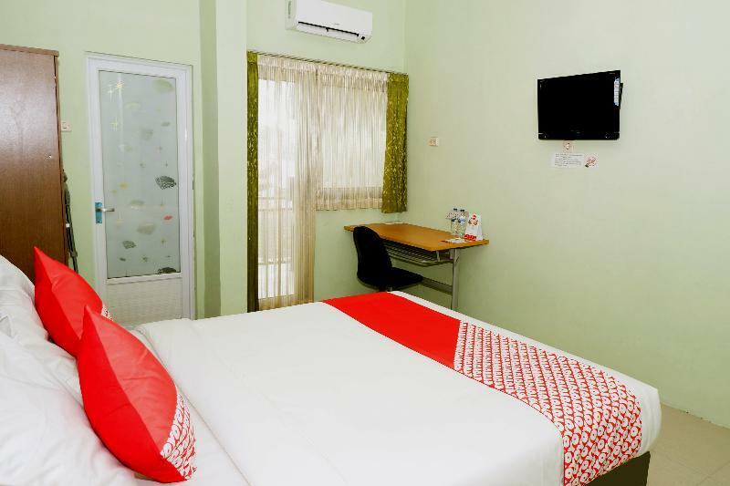 Oyo 338 Guest House Omah Manahan Syariah Surakarta  Экстерьер фото