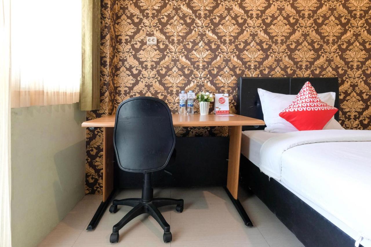 Oyo 338 Guest House Omah Manahan Syariah Surakarta  Экстерьер фото
